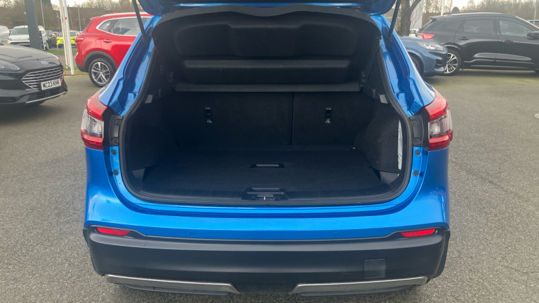 Nissan Qashqai 1.3 DiG-T N-Connecta 5dr Petrol Hatchback